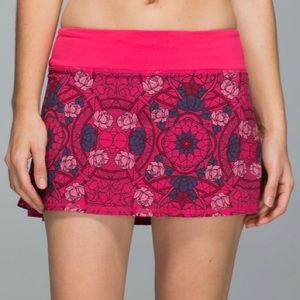 Lululemon Run: Pace Setter Skirt size 8 !